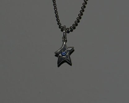 SINGLE STAR CHARM - BLUE SAPPHIRE