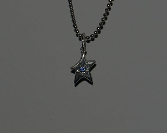 SINGLE STAR CHARM - BLUE SAPPHIRE