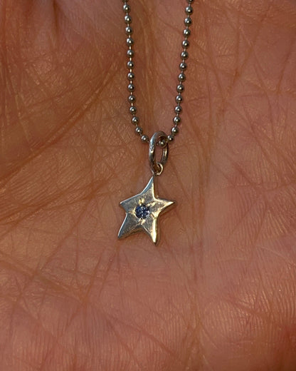 SINGLE STAR CHARM - BLUE SAPPHIRE